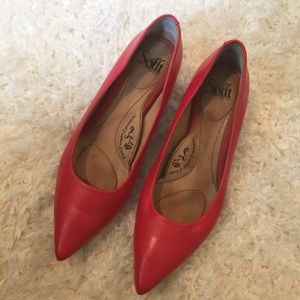 Sofft pointed leather heels comfy
